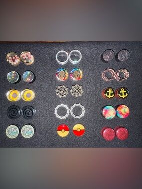 Lot of 22mm (7/8 inch) Tunnels & Plugs